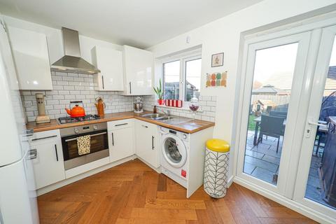 3 bedroom semi-detached house for sale, Lactans Edge, Leighton Buzzard