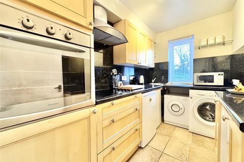 undefined, Vesey Close, Farnborough, Hampshire