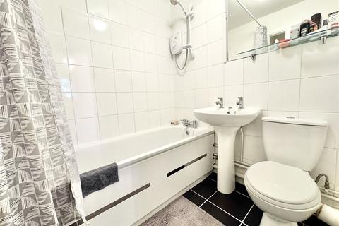 undefined, Vesey Close, Farnborough, Hampshire