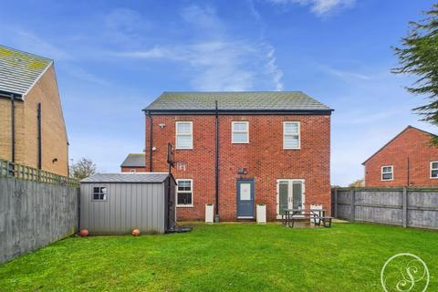4 bedroom detached house for sale, Cardwell Road, Leeds