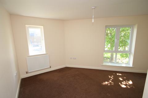 3 bedroom end of terrace house to rent, Colwyne Place, Blakelaw, Newcastle upon Tyne