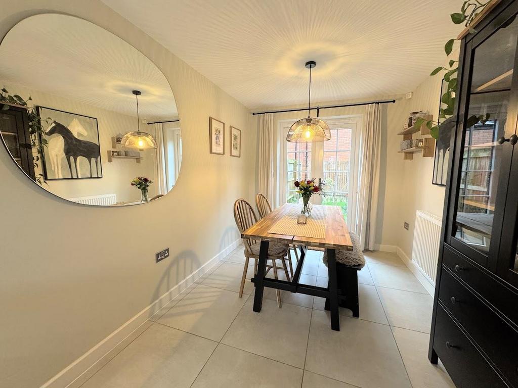 Dining kitchen