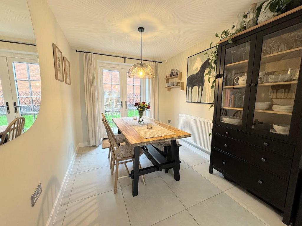 Dining kitchen