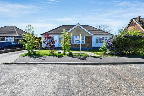 3 bedroom detached bungalow for sale, Barbara Avenue, Canvey Island SS8