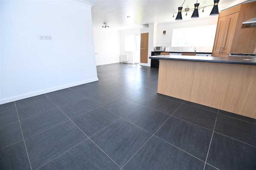Kitchen / Diner / Lounge