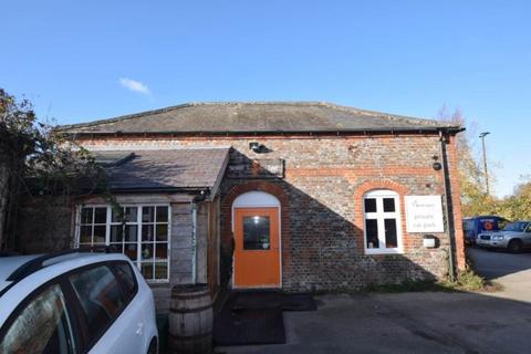 Property to rent - Off High Street, Watlington