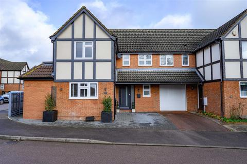 3 bedroom semi-detached house for sale, Harlech Road, Abbots Langley, WD5 0BF