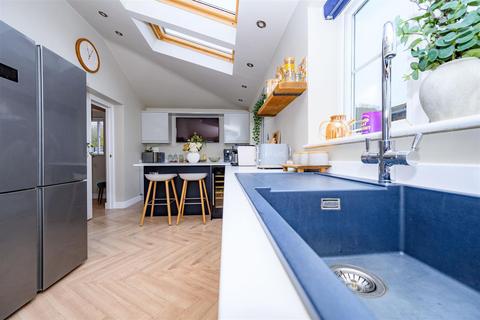 3 bedroom semi-detached house for sale, Harlech Road, Abbots Langley, WD5 0BF