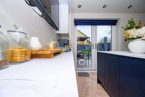 3 bedroom semi-detached house for sale, Harlech Road, Abbots Langley, WD5 0BF
