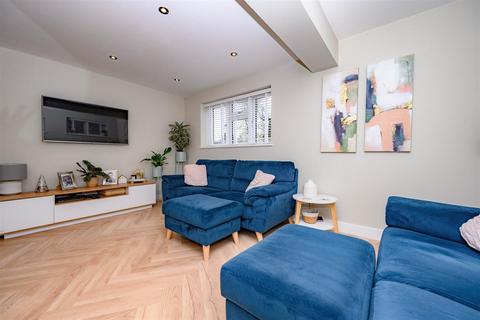 3 bedroom semi-detached house for sale, Harlech Road, Abbots Langley, WD5 0BF