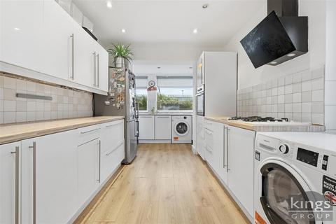 3 bedroom end of terrace house for sale, Avondale Crescent, Enfield