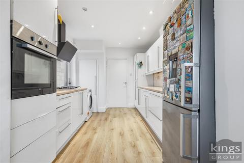 3 bedroom end of terrace house for sale, Avondale Crescent, Enfield