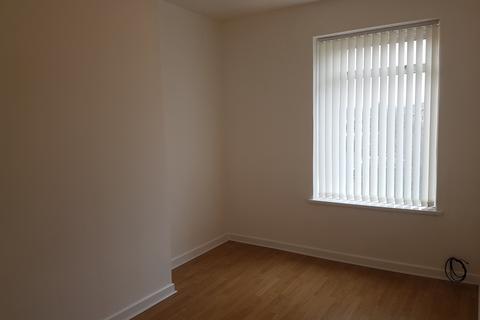 3 bedroom terraced house to rent, Coalshaw Green Road, Chadderton, OL9