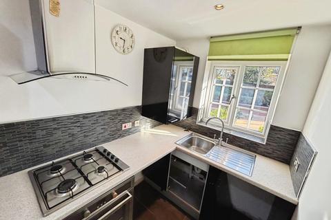 2 bedroom townhouse to rent, Sheep Fair, Rugeley