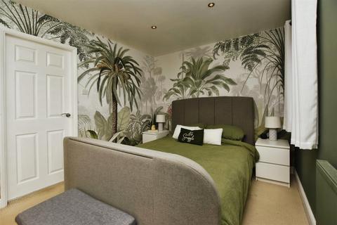 4 bedroom semi-detached house for sale, Elm Avenue, Burstwick HU12