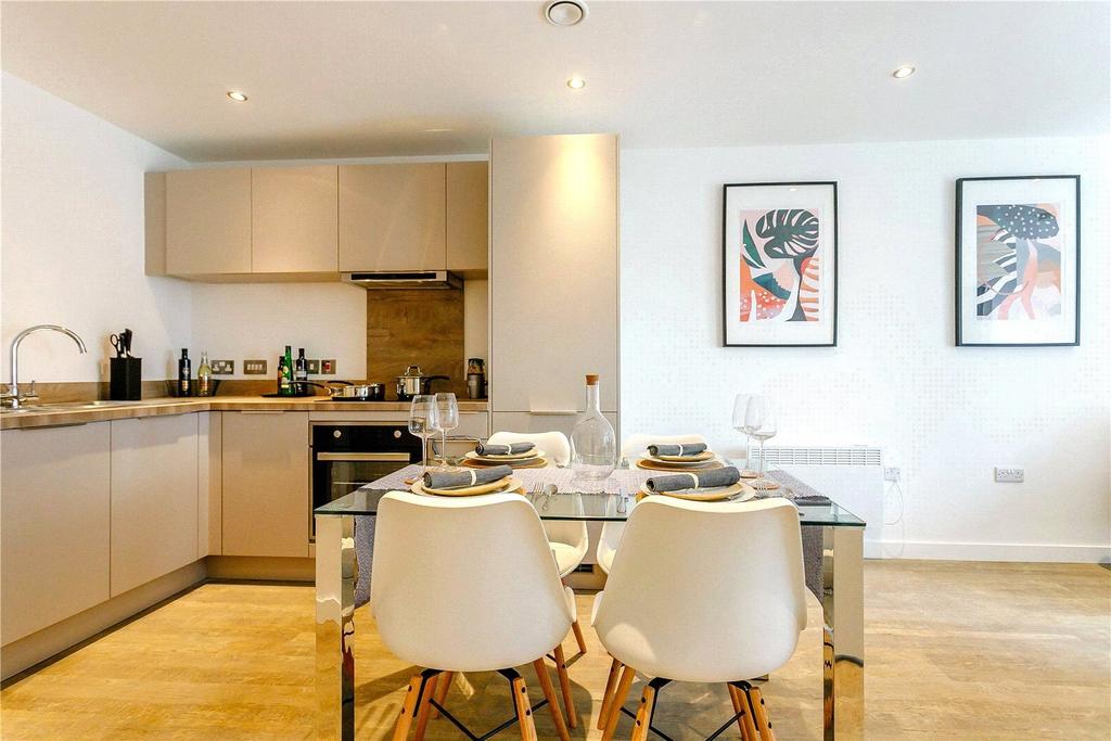 Dining Table Layout