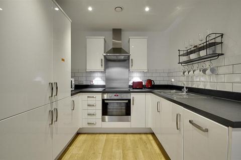 undefined, High Street, Brentford, TW8