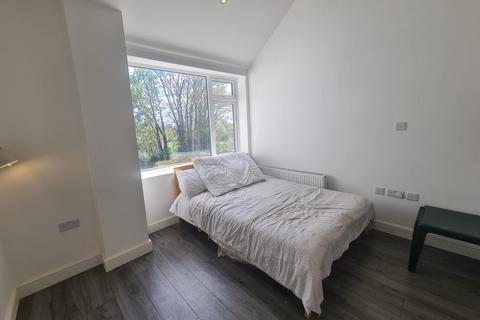 undefined, Parkwood Road TW7