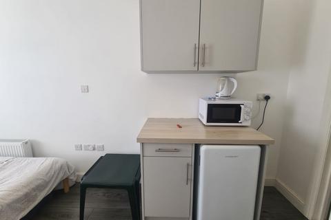 undefined, Parkwood Road TW7