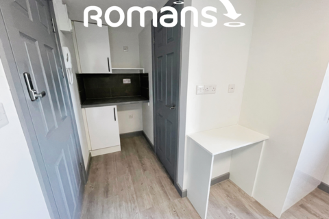 1 bedroom in a house share to rent, Ringwood Road, Tilehurst, Reading, RG30