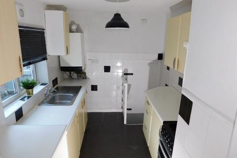 3 bedroom flat to rent, Ripon Street, Gateshead