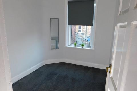 3 bedroom flat to rent, Ripon Street, Gateshead