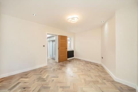undefined, The Avenue, London NW6