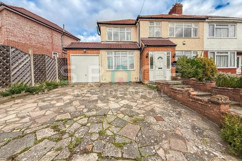 4 Double Bedroom House in Edgware HA8