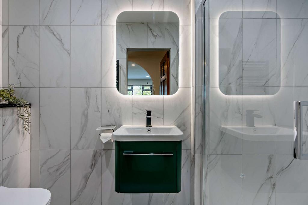 Family Shower Room