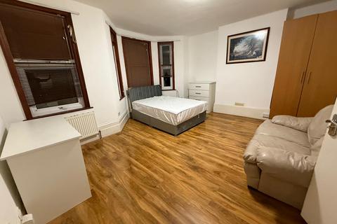 undefined, 24 Shenley Road London SE5 8NN
