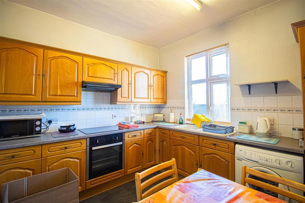 Kitchen 2 (First Floor)