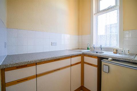 3 bedroom end of terrace house to rent, 3-Bed End-Terraced House to Let on Blackpool Road, Preston