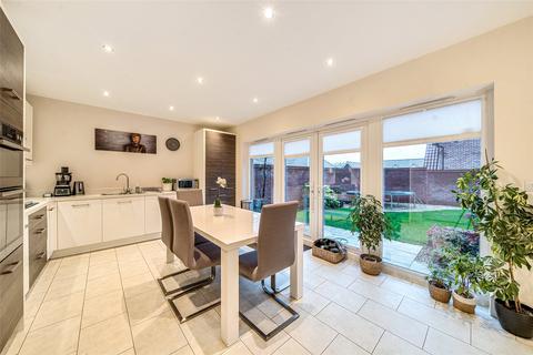 3 bedroom detached house for sale, Meadowsweet Road, Gloucestershire GL53