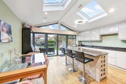 4 bedroom end of terrace house for sale, Bridgewood Road, Worcester Park