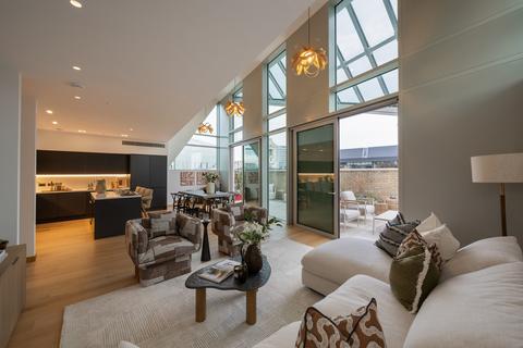 3 bedroom penthouse for sale, Betterton Street, London, WC2H