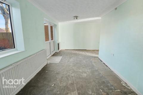 2 bedroom end of terrace house for sale, Luton Close, Lincoln