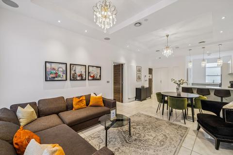 3 bedroom flat to rent, Buckingham Gate, Westminster, London, SW1E