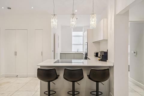3 bedroom flat to rent, Buckingham Gate, Westminster, London, SW1E