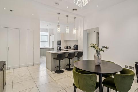 3 bedroom flat to rent, Buckingham Gate, Westminster, London, SW1E