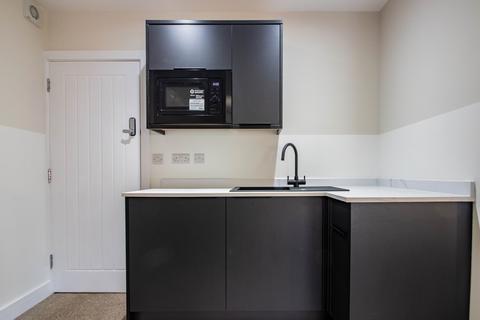Studio to rent, Room 3 80 Brookhill Street, Stapleford