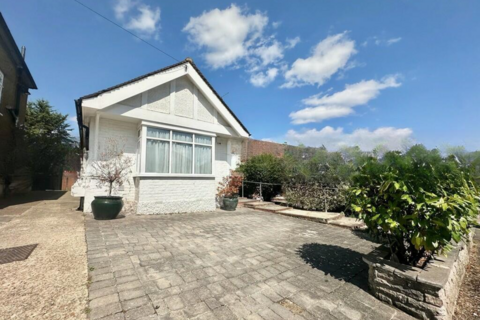 2 bedroom semi-detached bungalow for sale, Park Avenue, Potters Bar, EN6
