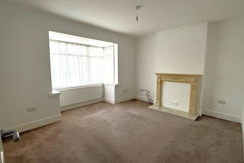 2 bedroom semi-detached bungalow for sale, Park Avenue, Potters Bar, EN6