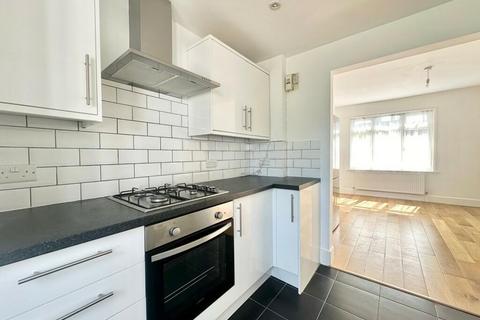 2 bedroom semi-detached bungalow for sale, Park Avenue, Potters Bar, EN6