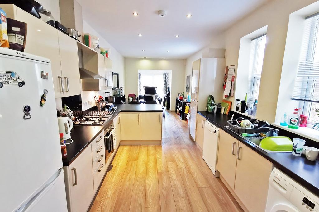 Kitchen 1