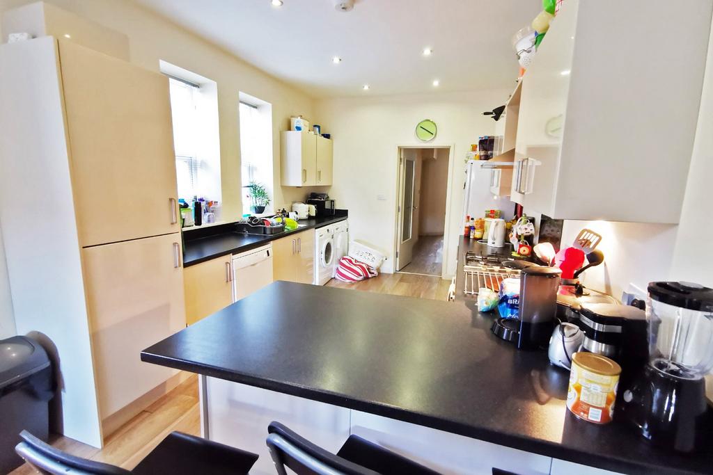 Kitchen 3