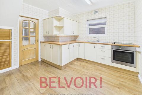 3 bedroom semi-detached house to rent, Pinfold Avenue, Norton le Moors, Stoke-on-Trent, ST6