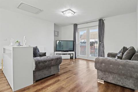 2 bedroom coach house for sale, Redpoll Road, Norwich NR8