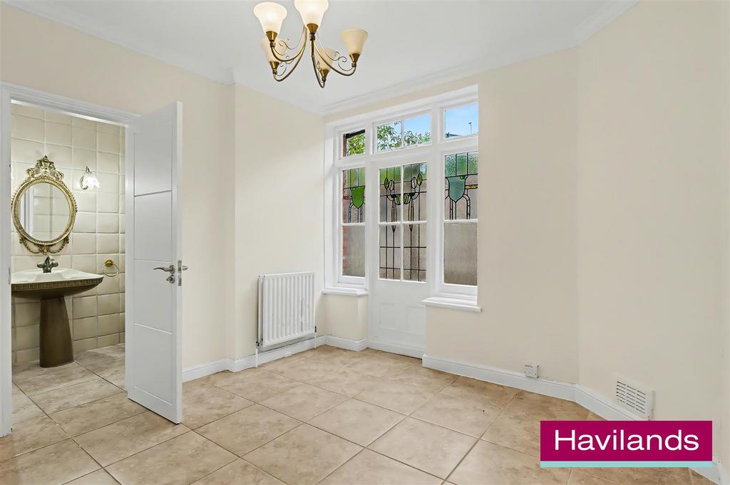 2 Old Park Ridings N21 2 EU-9.jpg