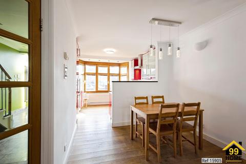 undefined, Pennine Drive, London, NW2