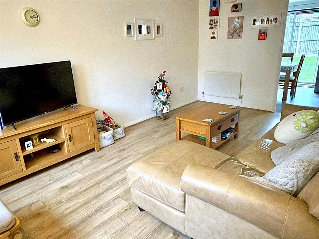 LIVING ROOM.jpg